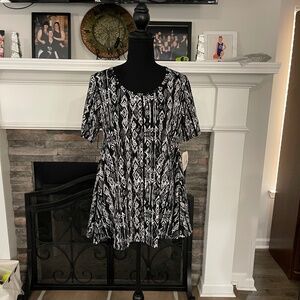 NWT's LulaRoe XS Perfect T swing top
